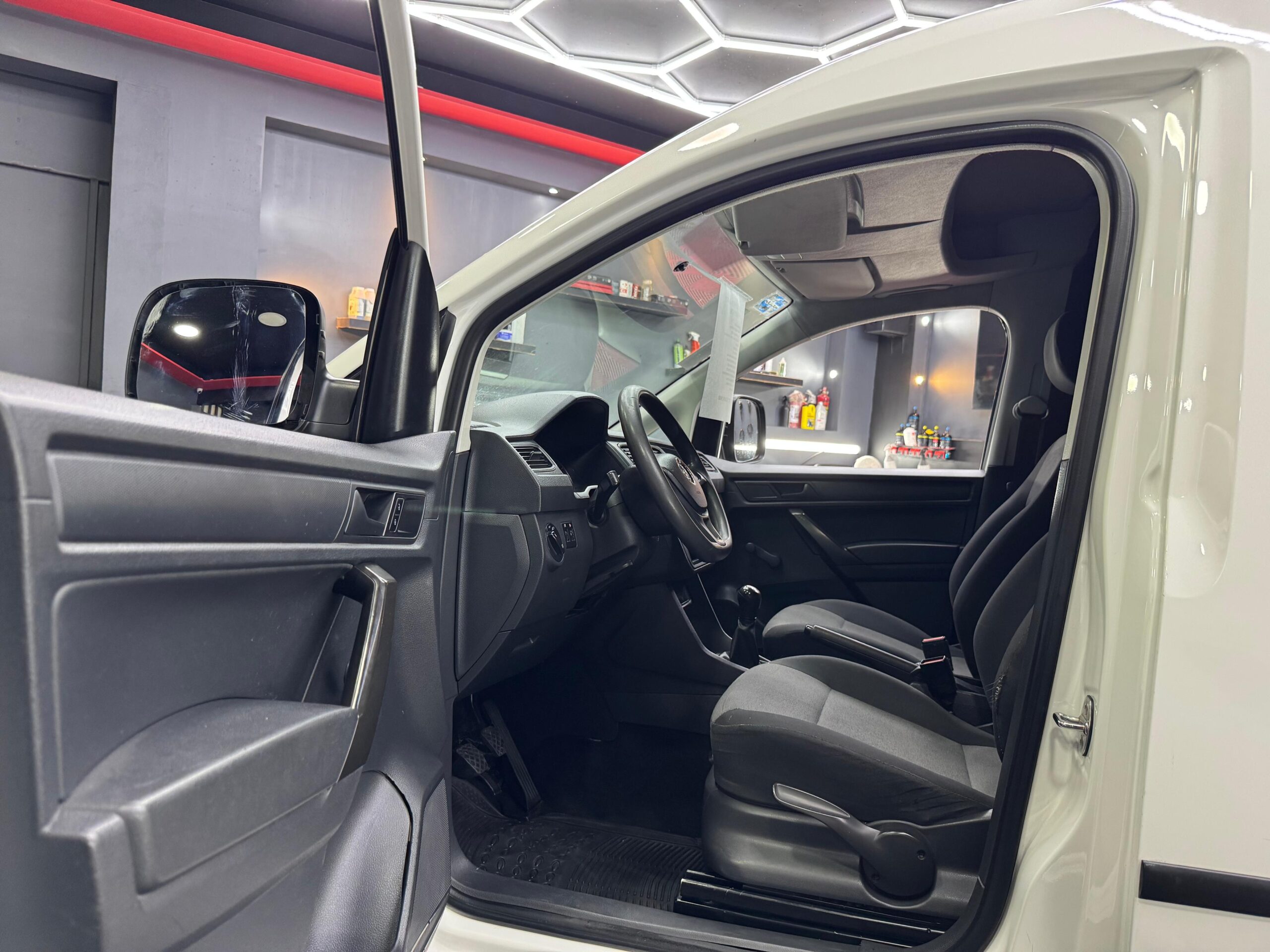 VOLKSWAGEN CADDY MAXI FURGÓN  2020 - Image 5