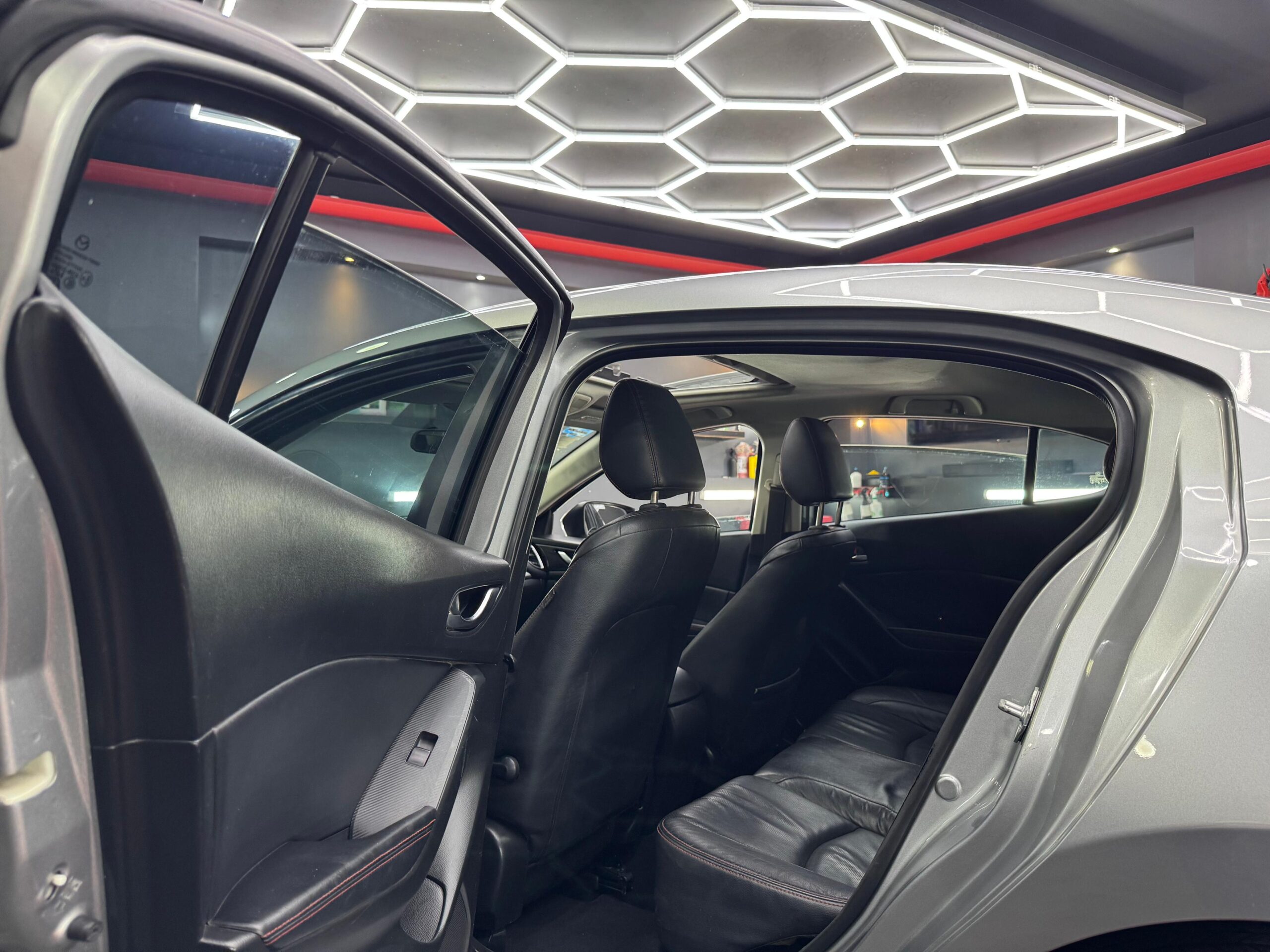MAZDA 3  S 2015 - Image 7