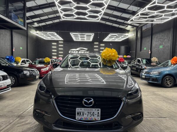 MAZDA3 S GRAND TOURING 2018 - Image 1