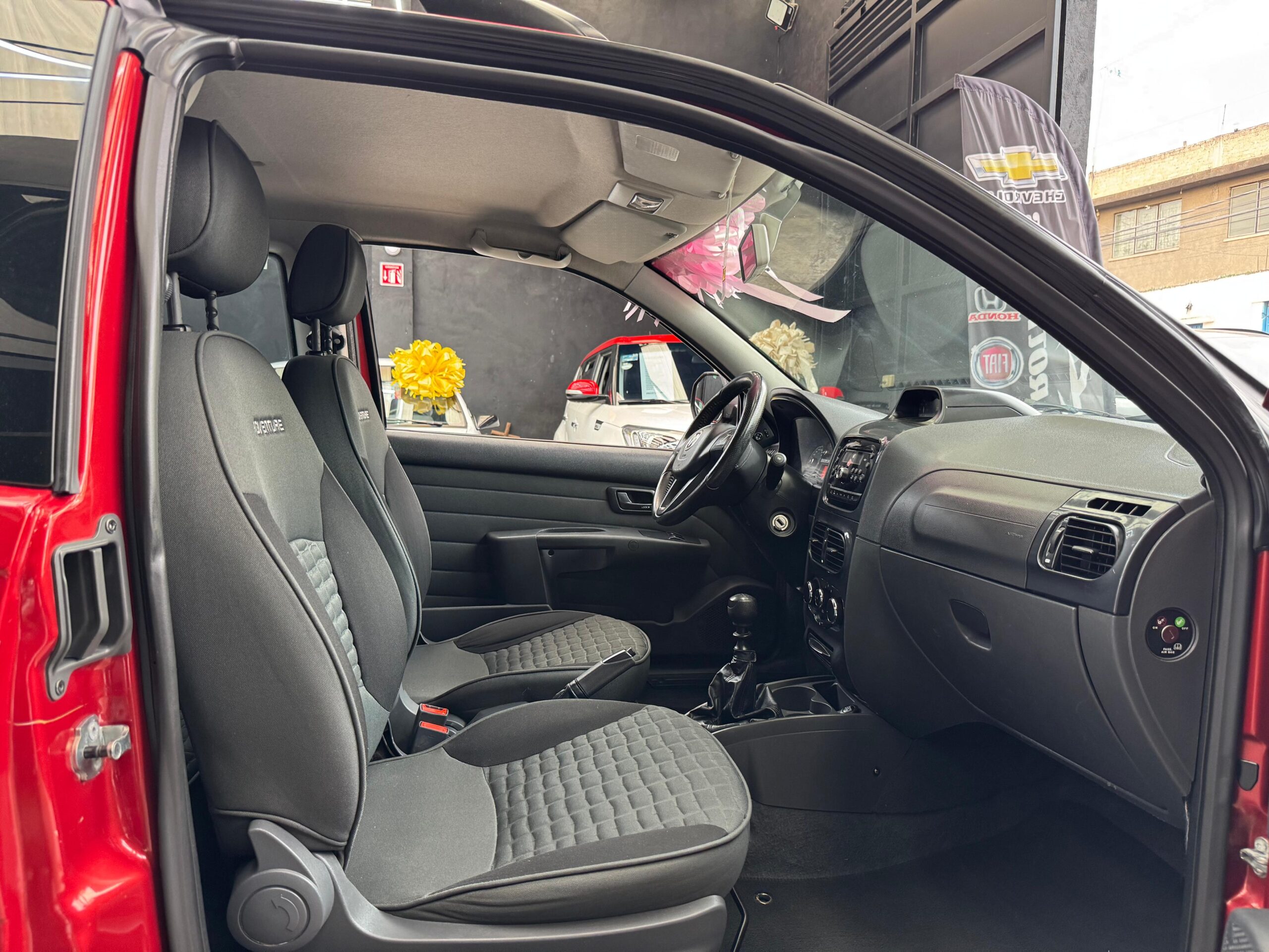 RAM 700 CLUB CAB  2017 - Image 6