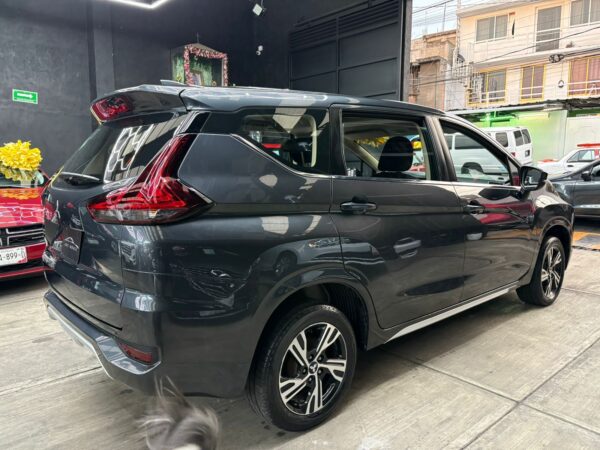MITSUBISHI XPANDER GLS 2023 - Image 3
