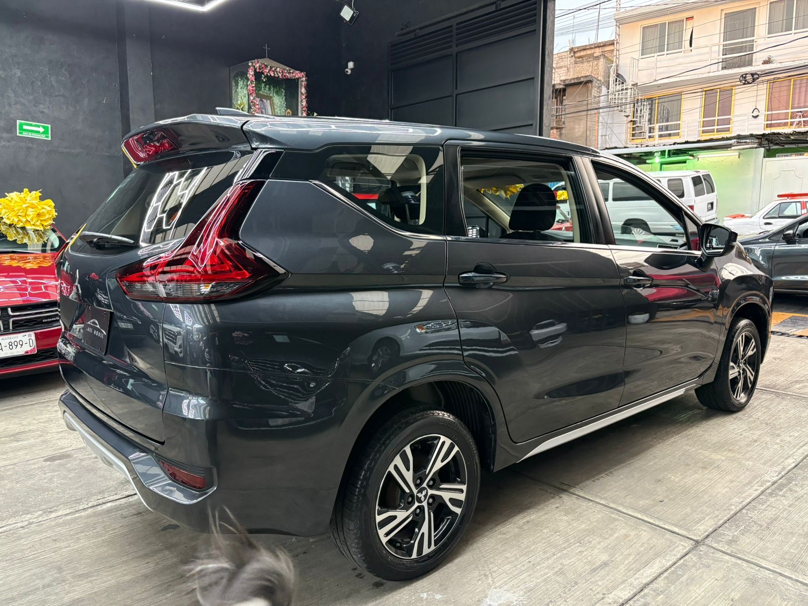 MITSUBISHI XPANDER GLS 2023 - Image 3