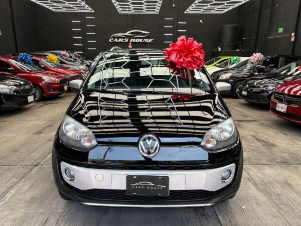 VOLKSWAGEN CROSS UP 2017