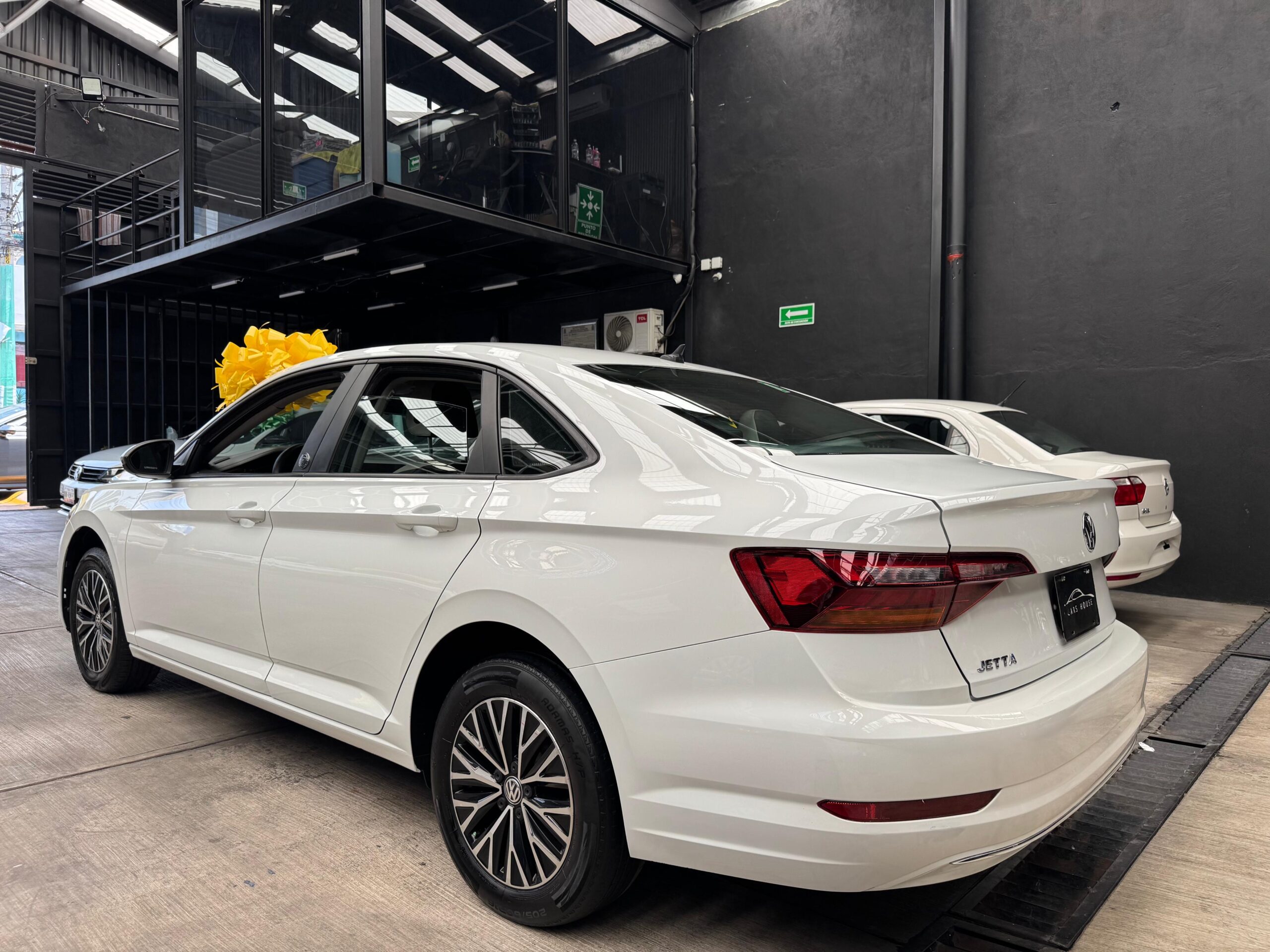 VOLKSWAGEN JETTA WOLFSBURG EDITION  2020 - Image 2