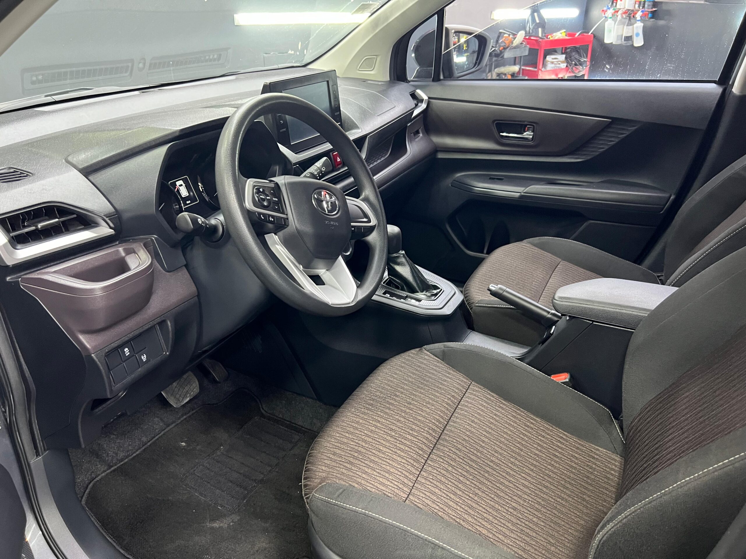 TOYOTA AVANZA  XLE 2023 - Image 5