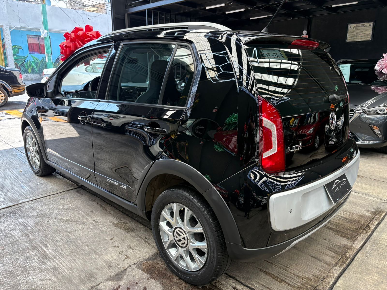 VOLKSWAGEN CROSS UP 2017 - Image 2