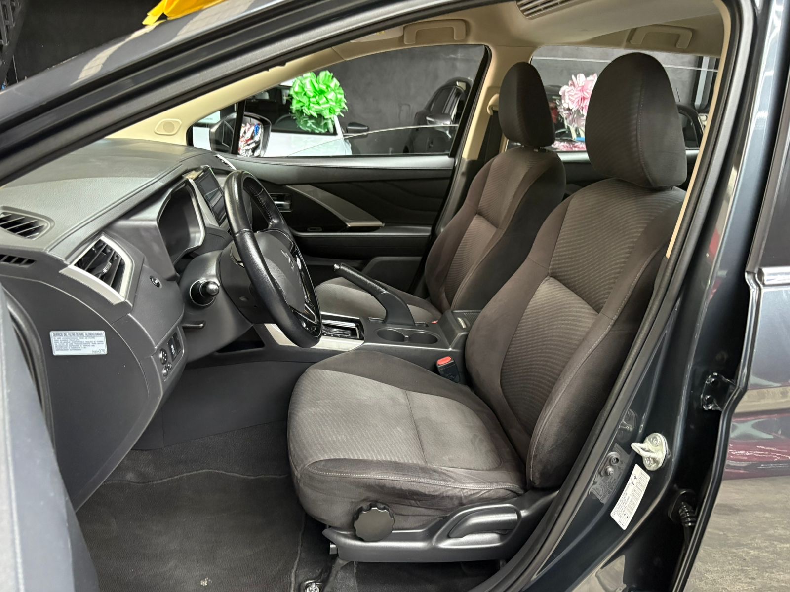 MITSUBISHI XPANDER GLS 2023 - Image 5