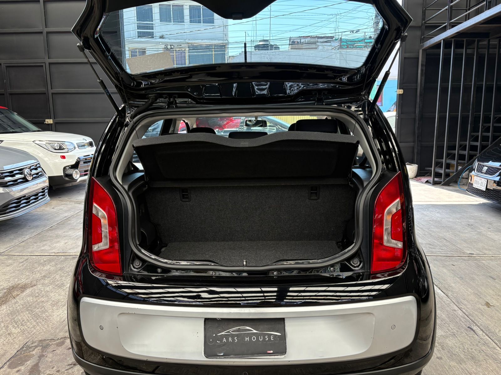 VOLKSWAGEN CROSS UP 2017 - Image 9