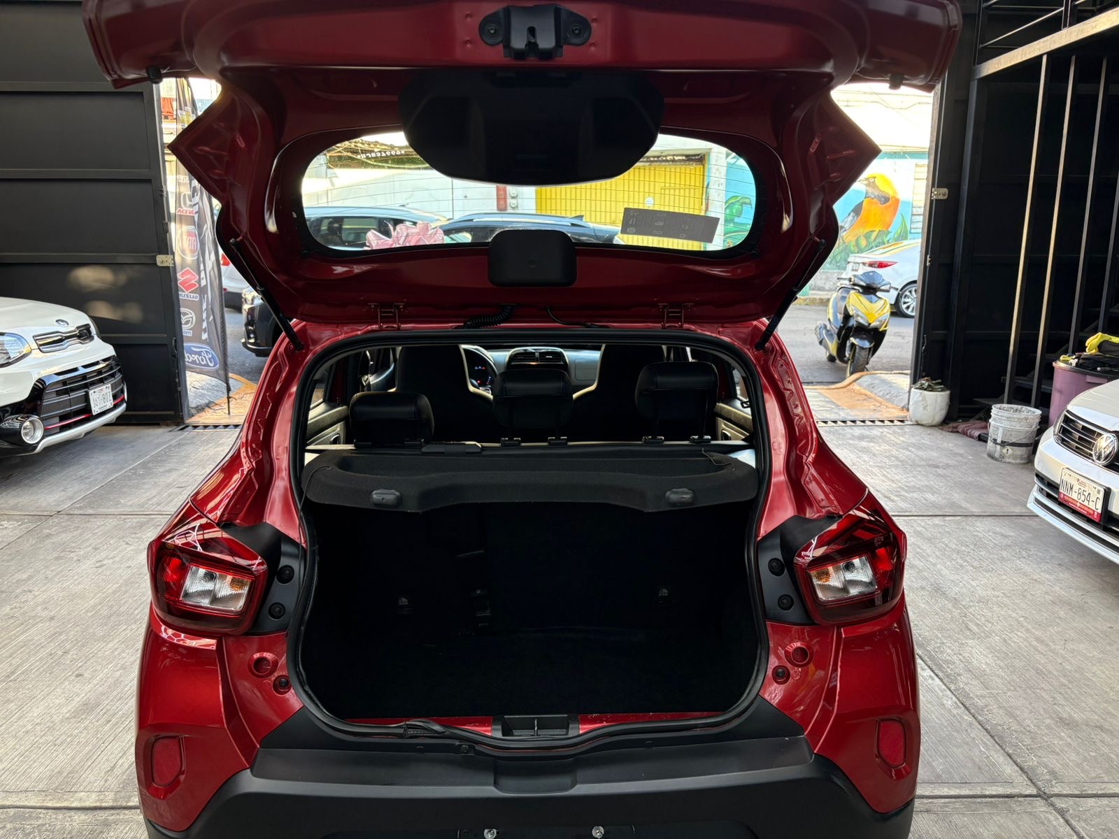 RENAULT KWID ICONIC 2024 - Image 9