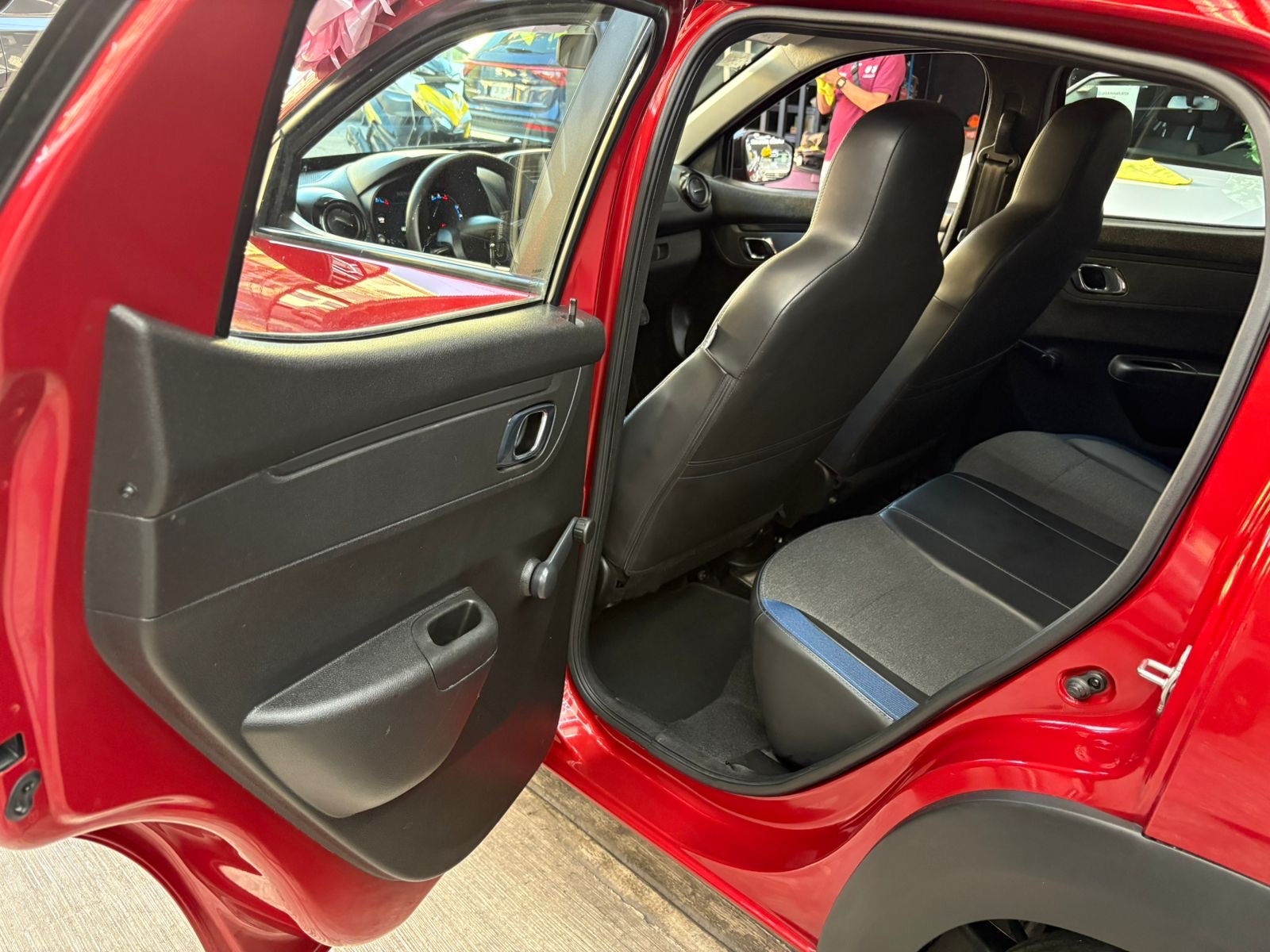 RENAULT KWID ICONIC 2024 - Image 6