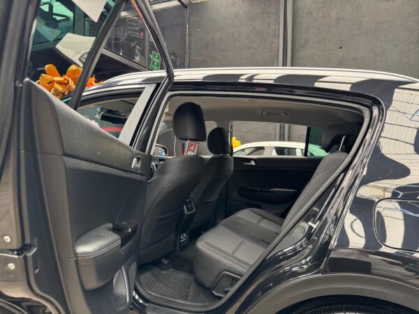 KIA SPORTAGE EX 2021 - Image 6