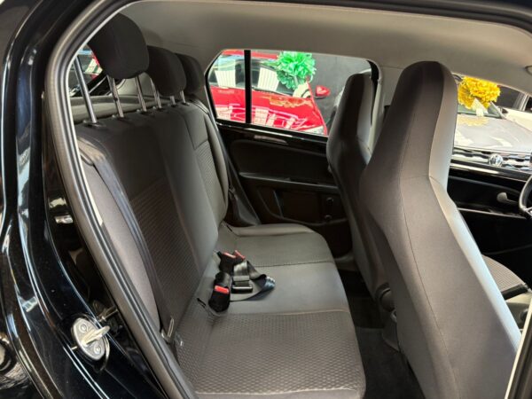 VOLKSWAGEN CROSS UP 2017 - Image 8