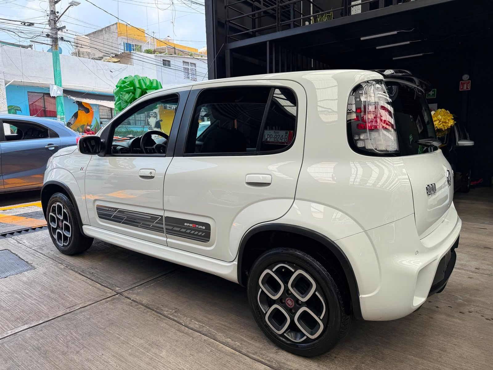 FIAT UNO SPORTING  2016 - Image 2