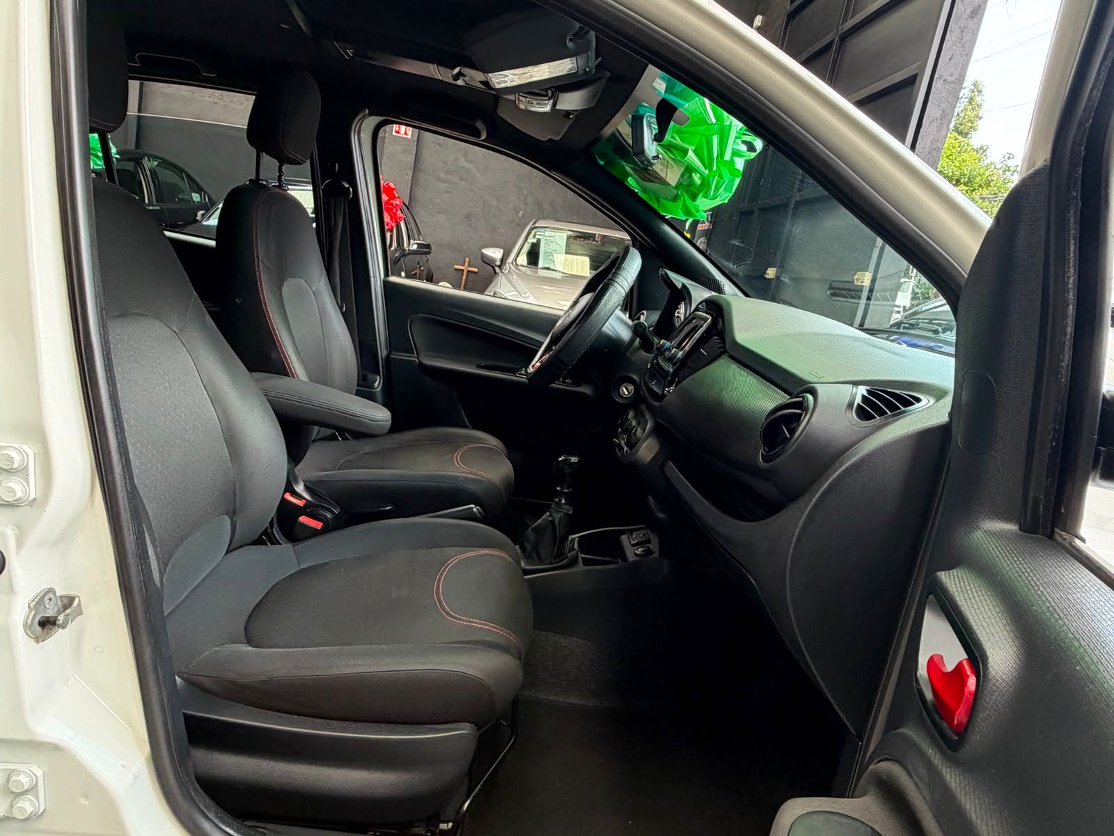 FIAT UNO SPORTING  2016 - Image 7