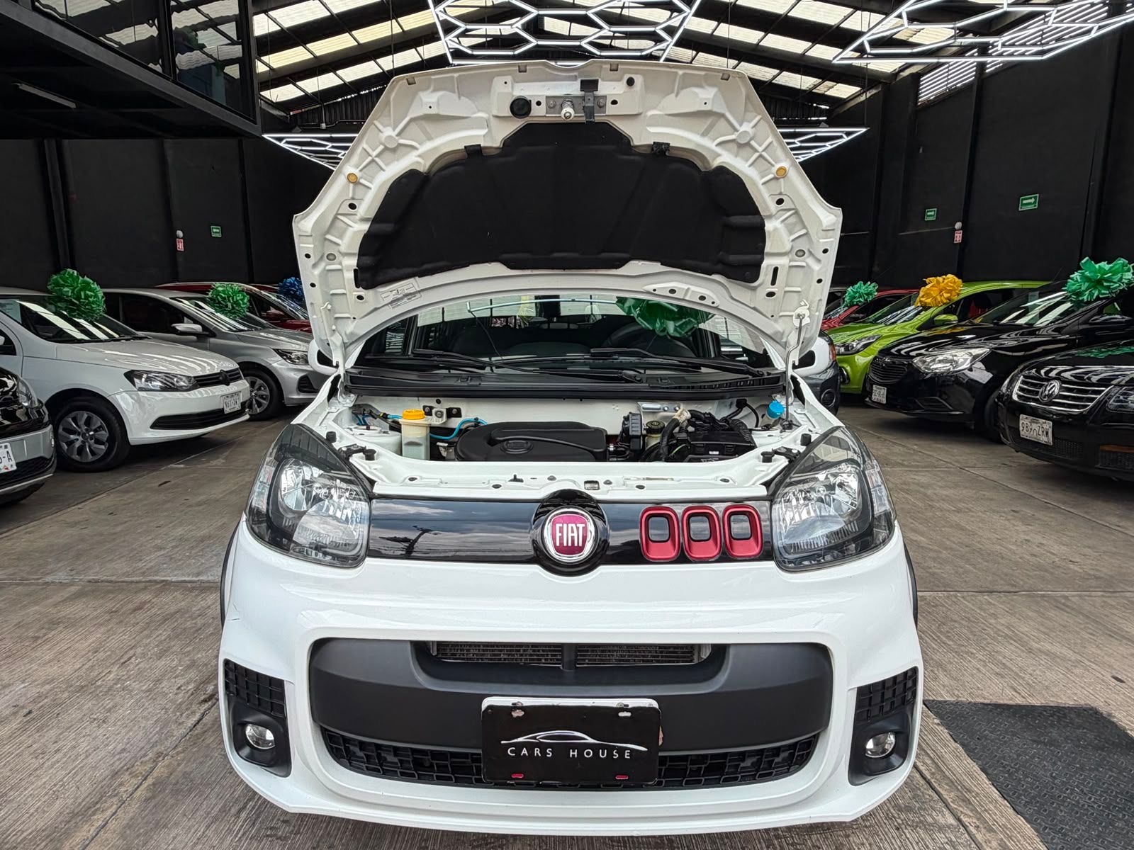 FIAT UNO SPORTING  2016 - Image 10