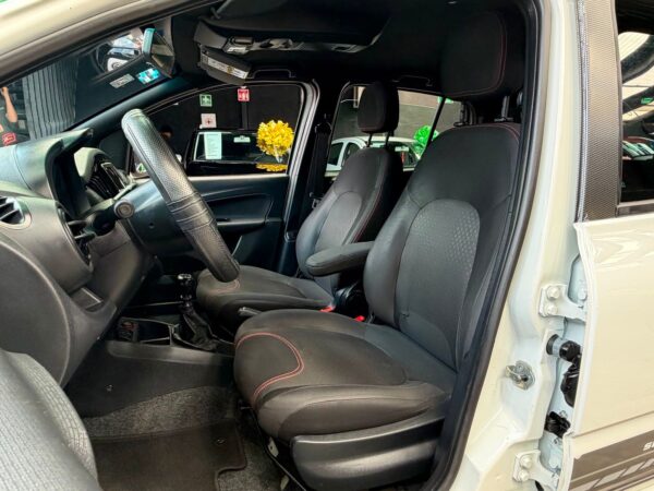 FIAT UNO SPORTING  2016 - Image 5