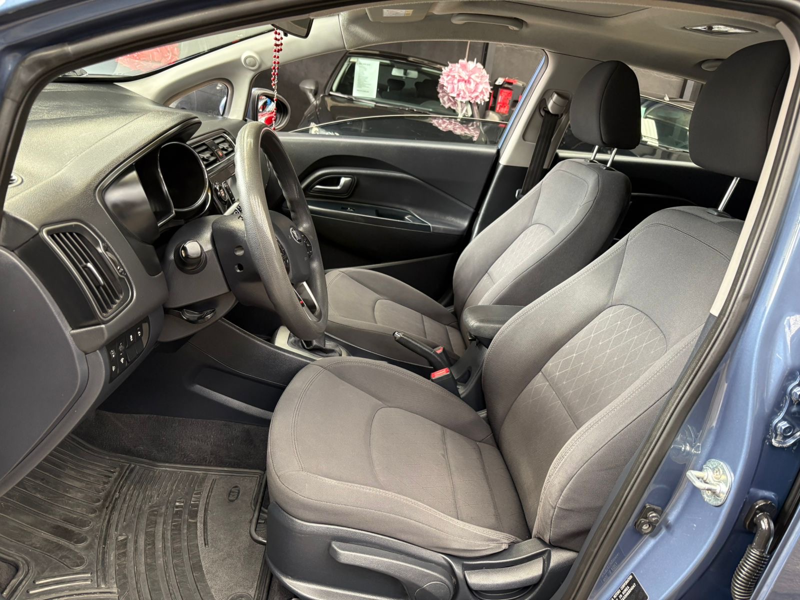 KIA RIO EX 2017 - Image 4
