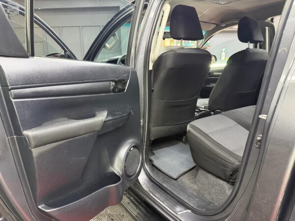 TOYOTA HILUX  TRUCK  2020 - Image 7
