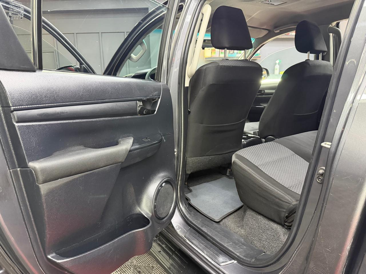 TOYOTA HILUX  TRUCK  2020 - Image 7