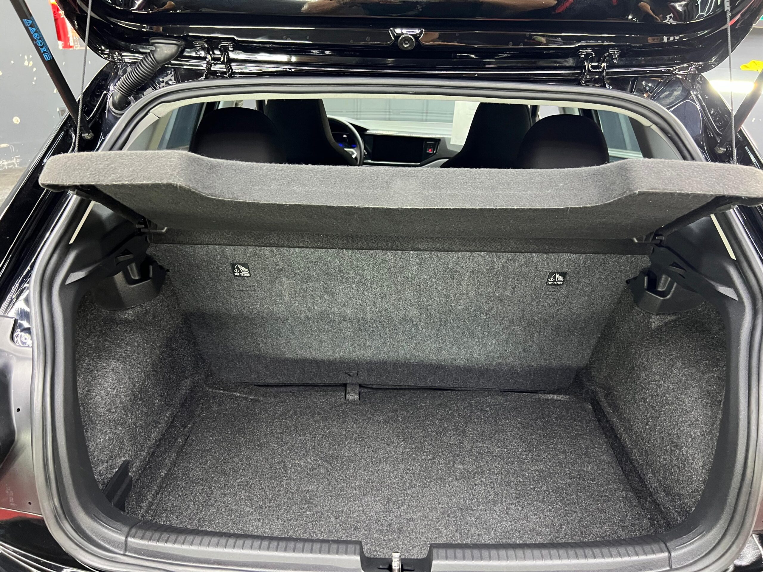VOLKSWAGEN POLO CONFORTLINE  2024 - Image 9