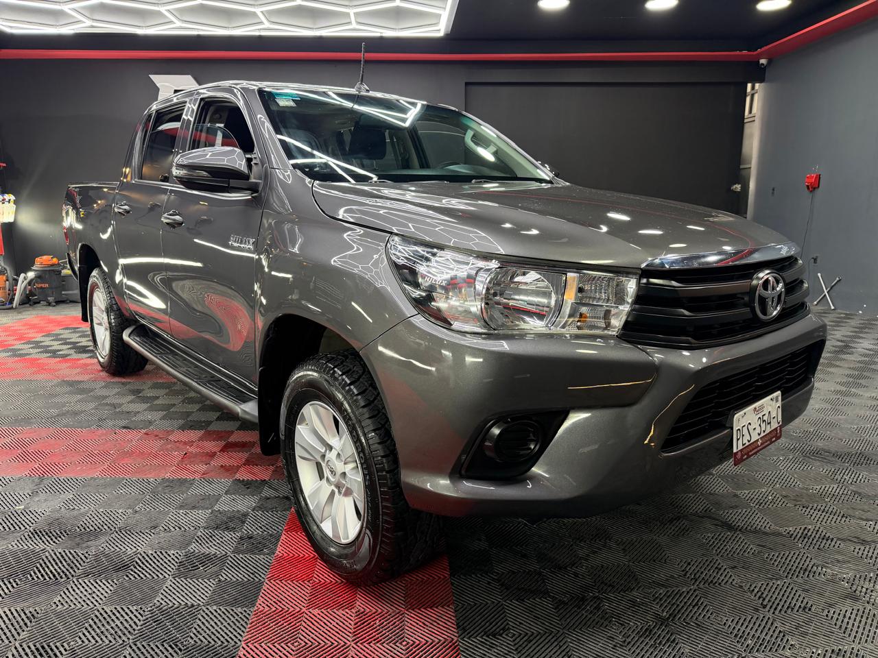 TOYOTA HILUX  TRUCK  2020 - Image 2