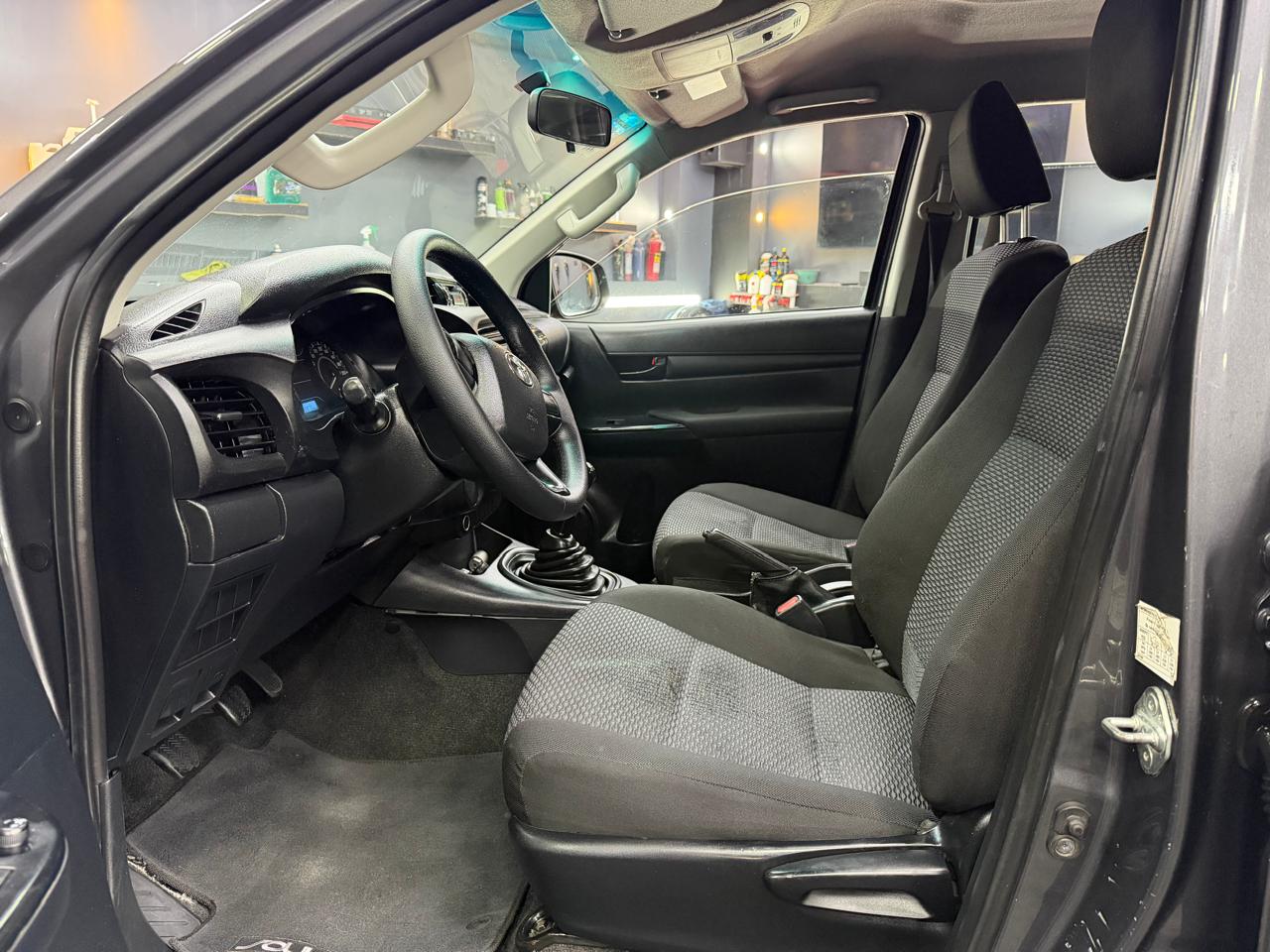 TOYOTA HILUX  TRUCK  2020 - Image 5