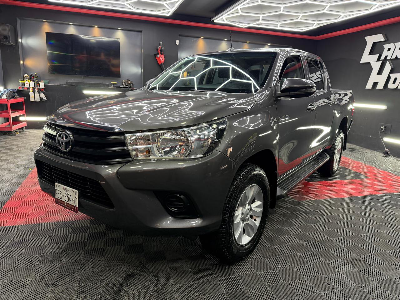 TOYOTA HILUX  TRUCK  2020 - Image 1
