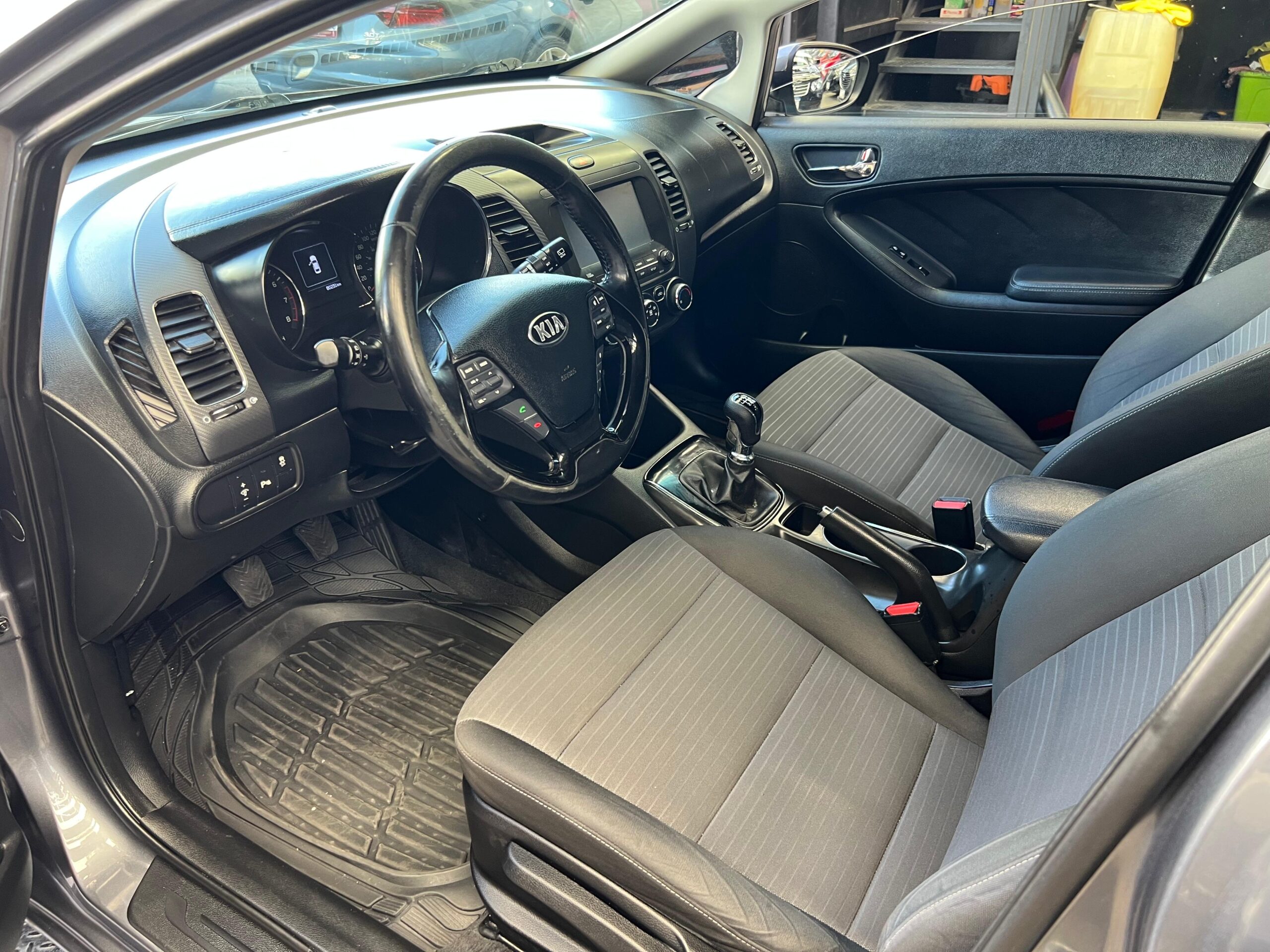 KIA FORTE PE 2018 - Image 5