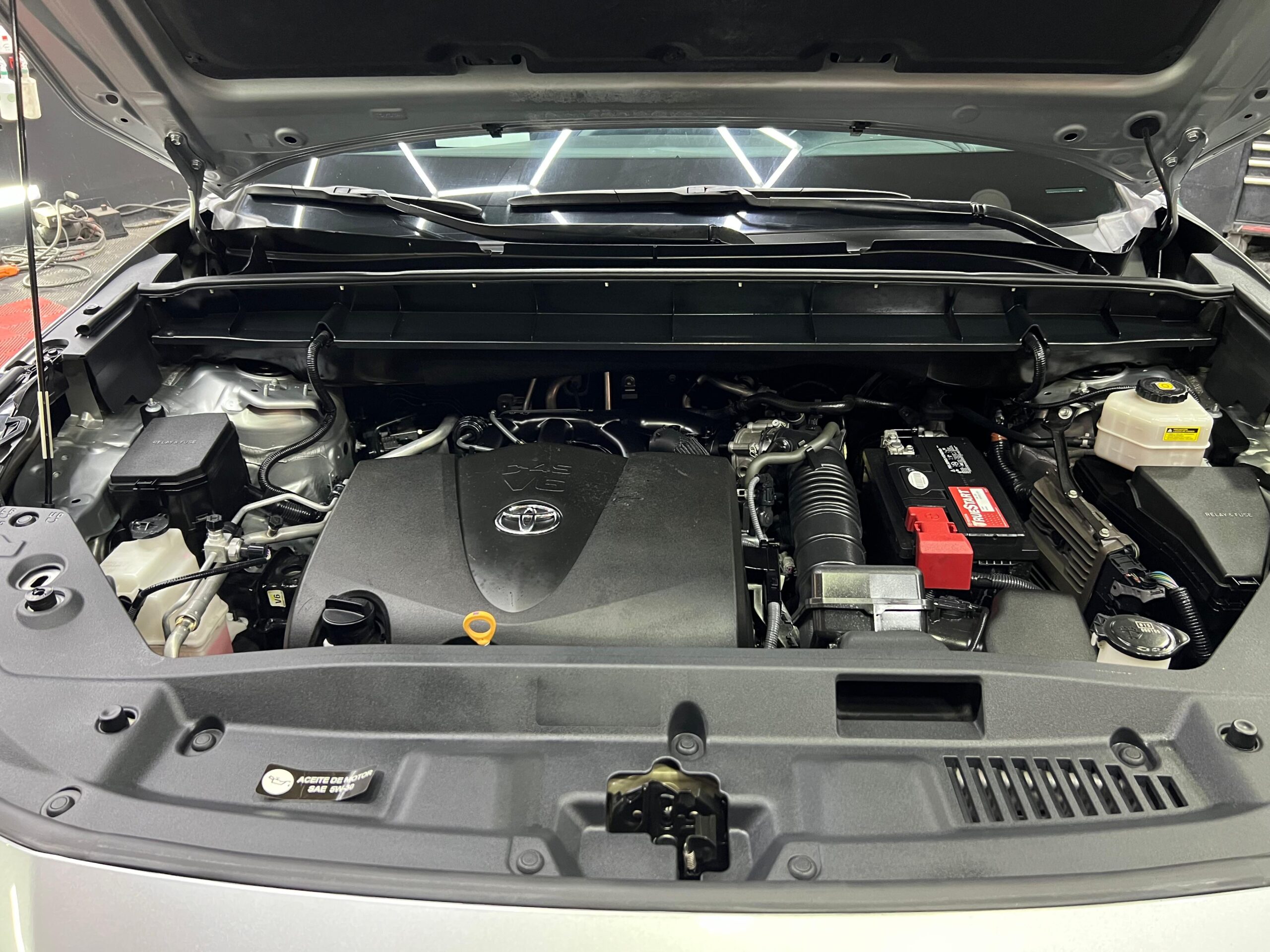 TOYOTA HIGHLANDER LIMITED  2021 - Image 9