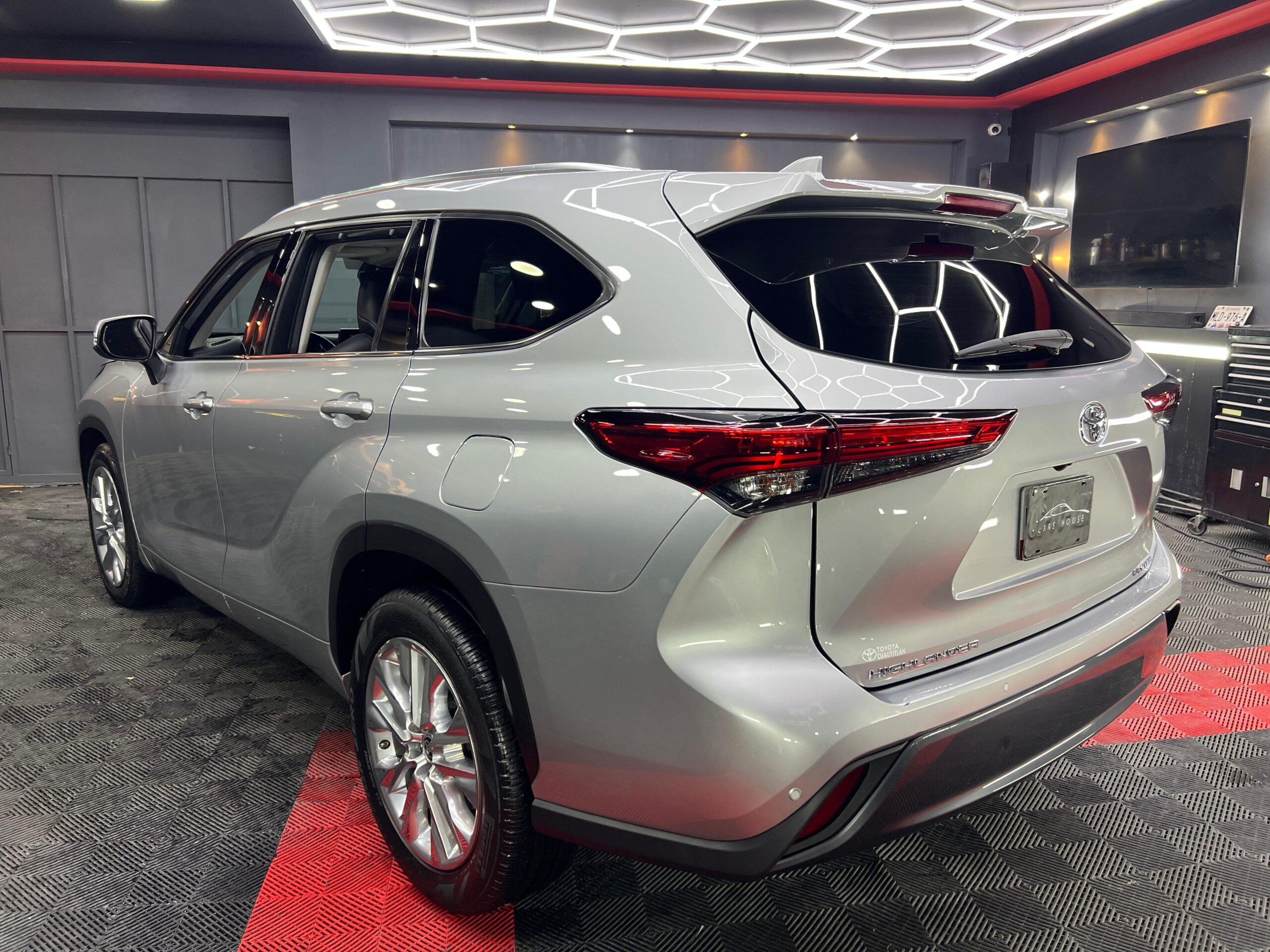 TOYOTA HIGHLANDER LIMITED  2021 - Image 4