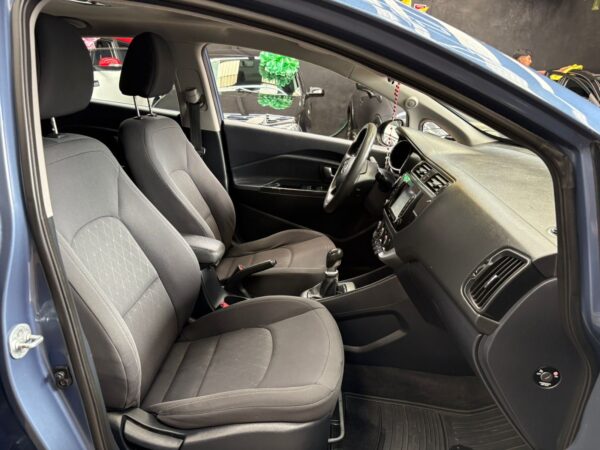 KIA RIO EX 2017 - Image 6