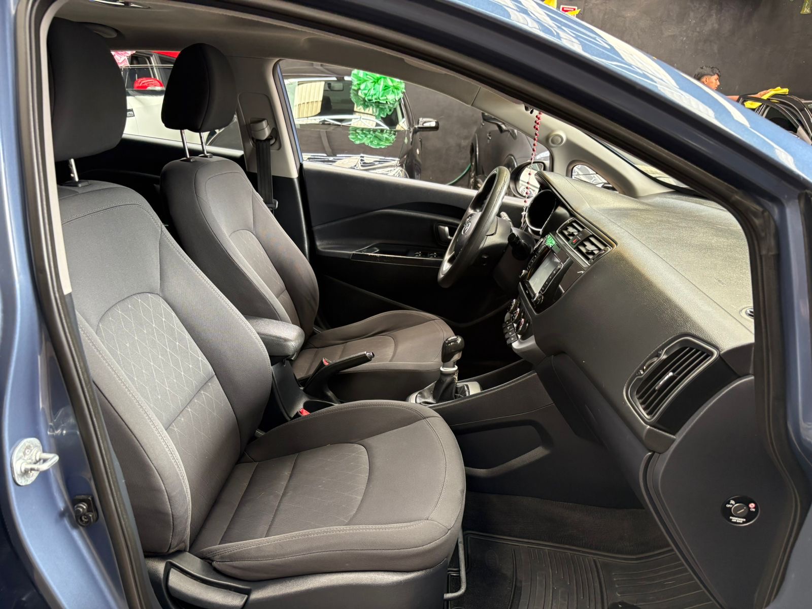 KIA RIO EX 2017 - Image 6