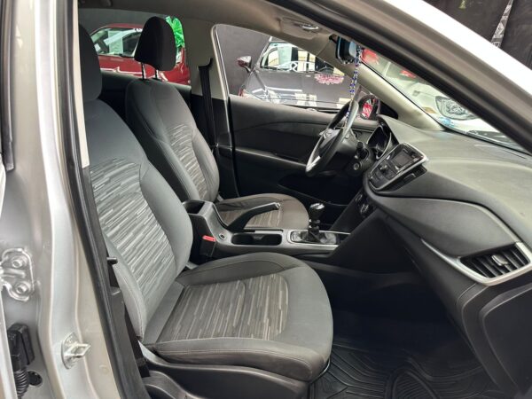 CHEVROLET CAVALIER-A 2019 - Image 7
