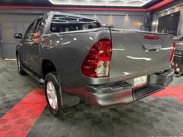TOYOTA HILUX  TRUCK  2020 - Image 4