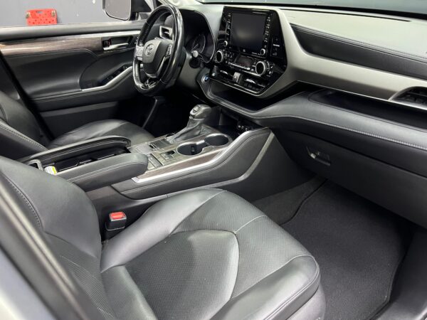 TOYOTA HIGHLANDER LIMITED  2021 - Image 6