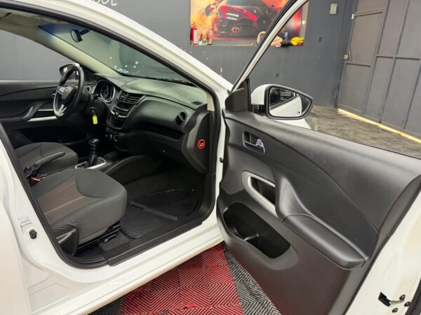 CHEVROLET AVEO LS 2020 - Image 6