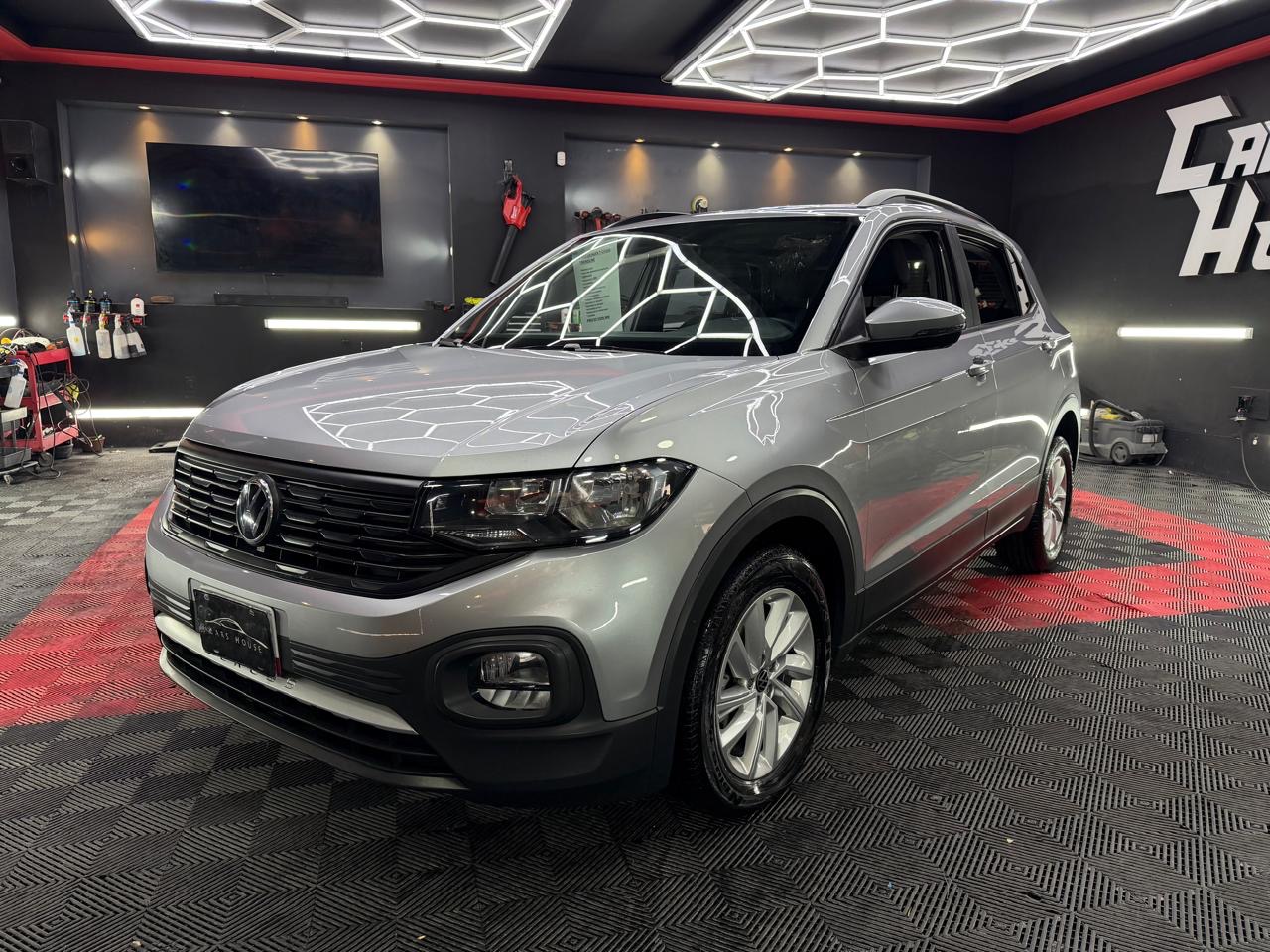 VOLKSWAGEN T-CROSS TRENDLINE  2024 - Image 1
