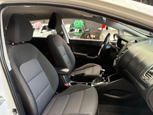 KIA FORTE 2018 - Image 6