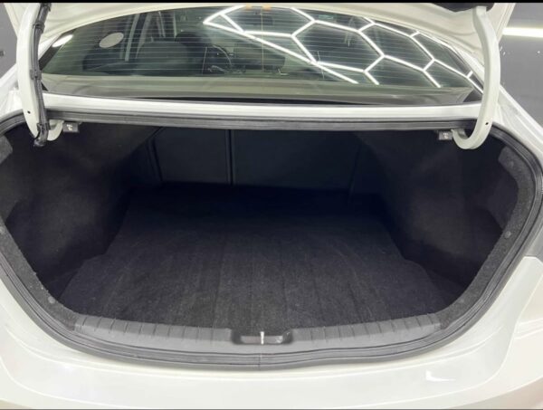 HYUNDAI ELANTRA  GLS 2018 - Image 9