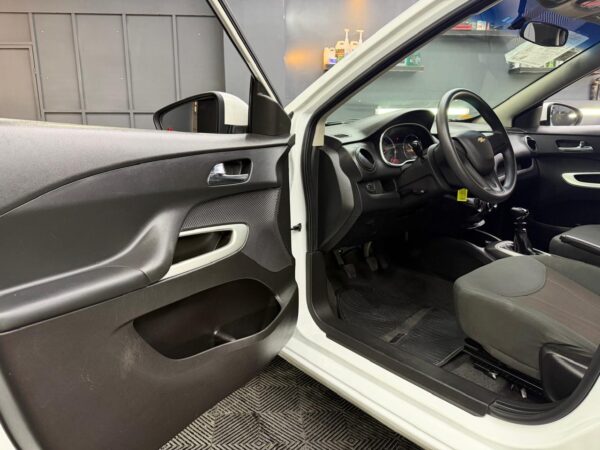 CHEVROLET AVEO LS 2020 - Image 5