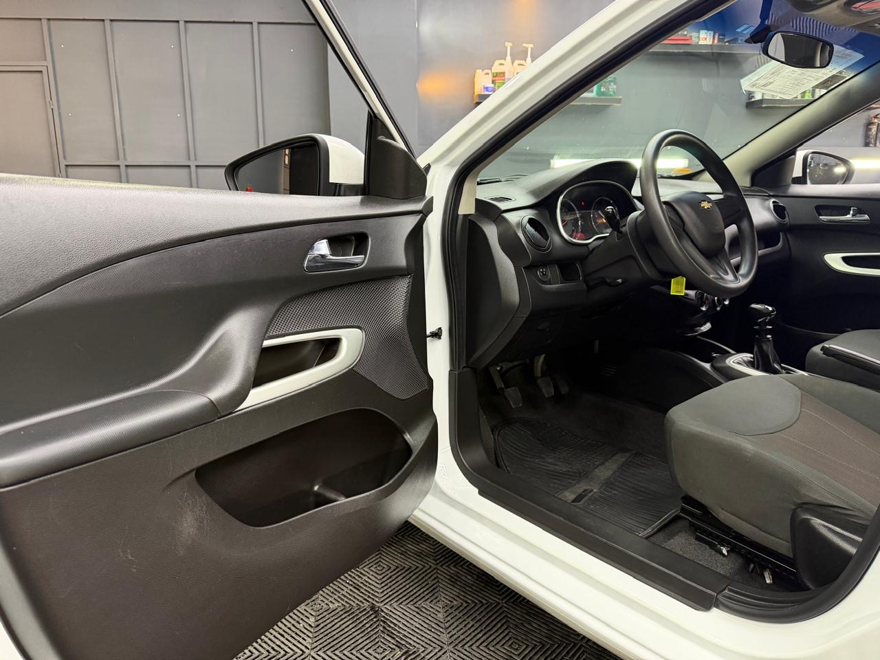 CHEVROLET AVEO LS 2020 - Image 5