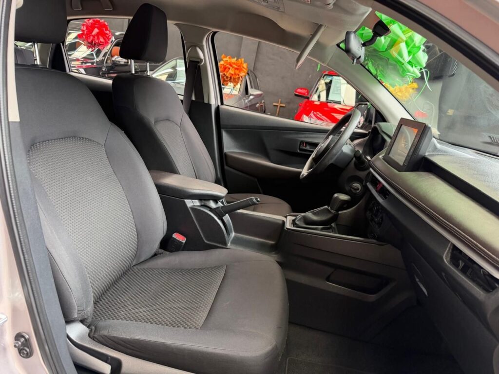 TOYOTA YARIS CORE SEDAN  2023