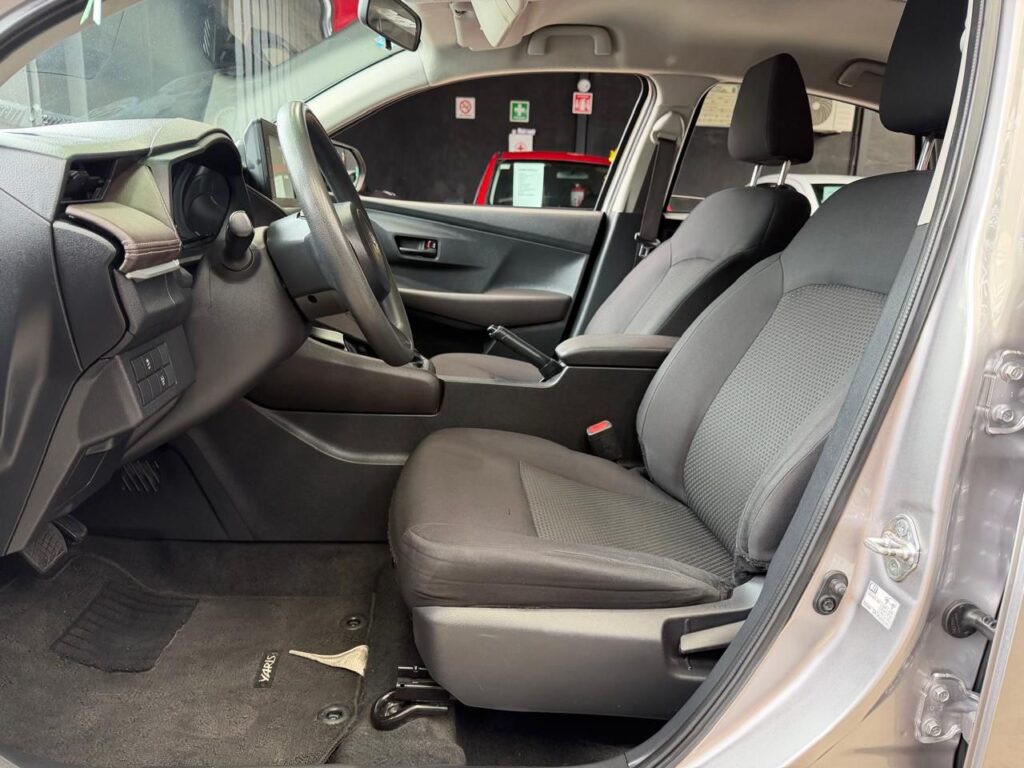 TOYOTA YARIS CORE SEDAN  2023