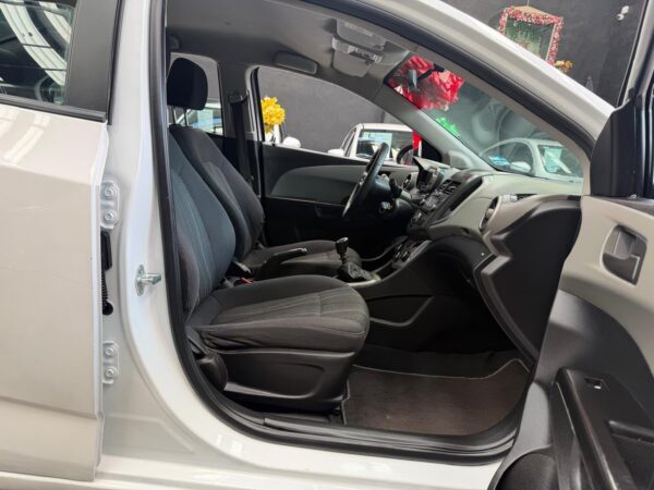 CHEVROLET SONIC  2014 - Image 8