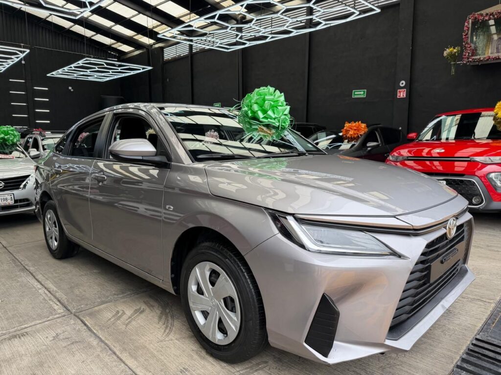 TOYOTA YARIS CORE SEDAN  2023