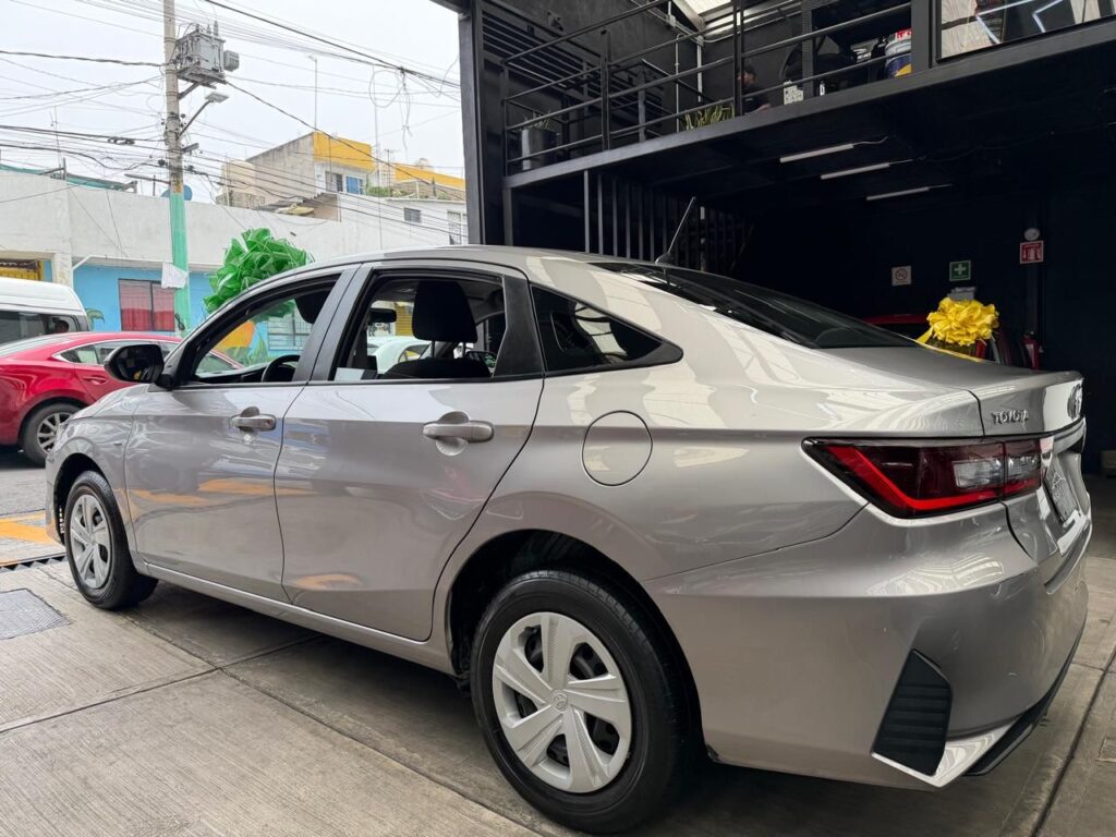 TOYOTA YARIS CORE SEDAN  2023