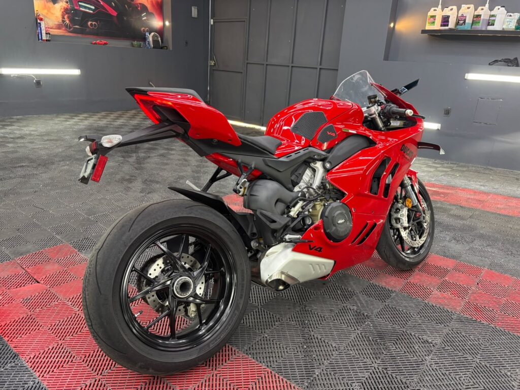 DUCATI PANIGALE V4 2023