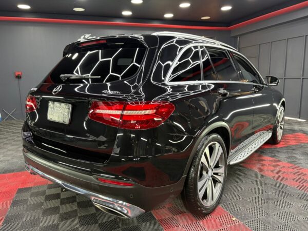 Mercedes Benz  GLC 300 Sport 2017 - Image 3