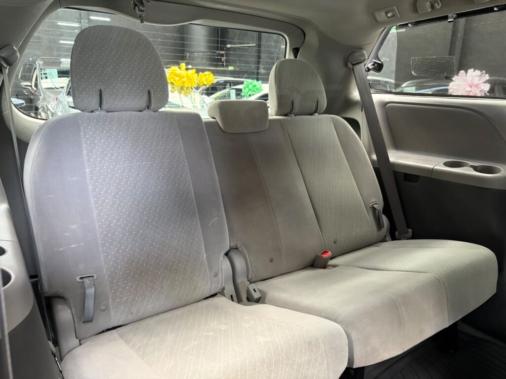 TOYOTA SIENNA XLE 2019