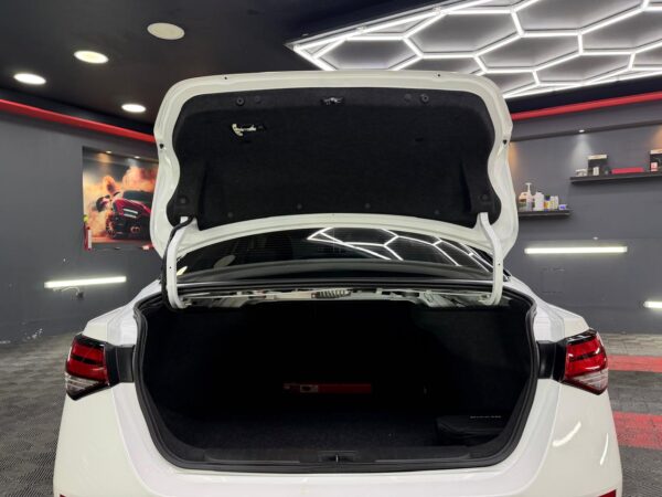 NISSAN SENTRA SR 2024 - Image 9